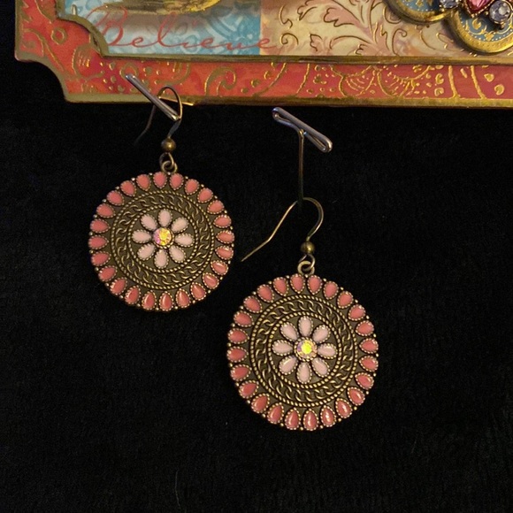 Gorgeous Bohemian Style Earrings - Picture 4 of 4